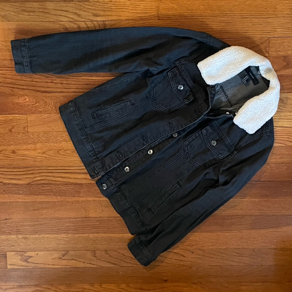 Forever 21 Black and White Jeans Jacket Sherpa Collar